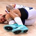 (VIDEO) Arena utihnula: Majk Džejms iznet na nosilima