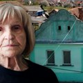 (Foto) Zelena fasada i veliko imanje Evo u kakvom je stanju kuća u Erdeviku u kojoj je odrasla Mira Banjac: Danas je retko…