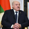 Lukašenko pozvao svet da zaustavi "pomahnitale političare"