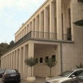 Građani i studenti ispred Skupštine Vojvodine uoči sednice