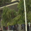 Protest ispred Medicinskog fakulteta: Nastavno-naučno veće odlučuje o kandidaturi Milice Bajčetić za dekanku