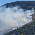 Novi požar na primorju: Vatra bukti kod Herceg Novog, više naselja bez struje