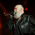 Emotivni govor Roba Halforda uprkos imidžu “opakog” metalca: Frontmen "Judas Priest" se izvinio publici (video)
