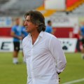 Bivši trener zvezde izbačen iz fudbala na 4 meseca! Rugao se Srbima, pa napravio skandal na Kipru - odmah otpušten!