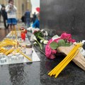 Na Trgu slobode i pored Dunava Novosađani obeležili godišnjicu masovnih ubistava (FOTO)