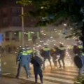 Jezivo! Turci u Holandiji pravili haos posle ispadanja sa Eura: Brutalna tuča, policija zasuta vatrometom
