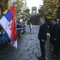 Fico sa Gašićem položio venac na Spomenik neznanom junaku na Avali