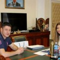Mesarović sa studentom Pavlovićem razgovarala o podsticajnim programima za mlade