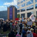 Srpska dijaspora pisala Fajnenšel tajmsu: Odgovor na Vučićev odgovor