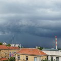Hitno upozorenje RHMZ-a: Pljuskovi, grmljavina i grad očekuju se na širem području Beograda u naredna dva sata