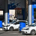 „Kako plaćaš?“: Glavno pitanje na pumpama NIS-a od jutros