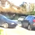 "Pijan, drogiran ili samo bahat" Šok-snimak iz centra Novog Sada: Vozač "alfe" napravio haos