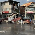 Uragan razorio gradove, bacao krovove i drveće! Nezapamćeno nevreme pogodilo srpski komšiluk: Više od 30 povređenih, oštećene…