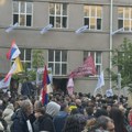 Učenici Pete beogradske stali uz profesorku Milkicu Pricu nakon otkaza: "Oštro poričemo da nas je maltretirala ili politički…