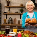 Najstarija konobarica odlazi u penziju - ima 92 godine "Sada ću biti s praunucima"