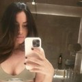 (Foto) žena Ognjena Amidžića samo u donjem vešu: Opalila selfi u kupatilu hotelske sobe, objavila javno privatnu sliku…