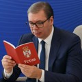 Vučić najavio moguću promenu Ustava: Realno da se desi ili još jedna "pretnja praznom puškom"?