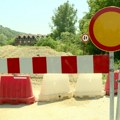 Zbog mosta u Bagrdanu koji je zatvoren za saobraćaj već pet meseci, meštani ovog i okolnih sela imaju velike probleme (VIDEO)…
