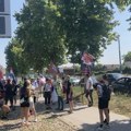 Građani krenuli u svoju šetnju do Knića