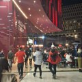 Kurir na licu mesta! Uzavrela atmosfera: Albanski navijači se okupljaju centru grada pred meč Srbija - Albanija