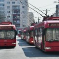 Modernizacija ili privatizacija: Spor oko uvođenja električnih autobusa umesto trolejbusa u centru grada (VIDEO)