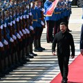 Crveni tepih i intoniranje himni: Zelenski u Beogradu, Vučić ga dočekao ispred Palate "Srbija" (video)