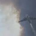 (Video) Snimak koji pokazuje svu moć ruskog Iljušina! Impresivan prelet grdosije tik uz džinovski crni oblak dima u epicentru…