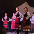 VEČE FOLKLORA U BOSUTU: Devet kulturno-umetničkih društava okupilo se uz igru, pesmu i tradiciju