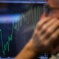 Вучићев изборни пораз подигао вредност српских обвезница, берза опрезна