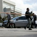 Grci ostali nemi nakon tragedije: Policajac odveo decu u školu, vratio se kod bivše žene, ubio je, pa presudio sebi?
