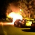 Auto se pretvorio u buktinju! Gori "alfa" na putu kod Obrenovca, vatra i dim iz haube izbijaju (video)
