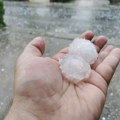 Nevreme protutnjalo Banjalukom: U najvećem gradu Srpske padala jaka kiša i grad veličine oraha (video, foto)