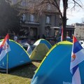 „Slika njihovog sveta“: Fotografije kampa u kom spavaju „Studenti koji žele da uče“ se dele mrežama i ljudi su…