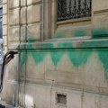Pet jevrejskih institucija na meta vandala: Poprskali zgrade zelenom farbom, policija u Parizu traga za počiniocima (foto)