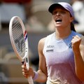 Iga Švjontek protiv Arine Sabalenke u polufinalu Rolan Garosa