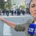 Novinarka prišla policiji, pa dobila metak u nogu! Isplivao snimak haosa u Americi, žena prestravljena zajaukala! (video)