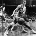 VIDEO Iz straha je spavao sa sačmaricom ispod kreveta, a onda je postao simbol NBA lige: Niko nije uradio ono što je on uspeo