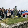 Stazama antifašizma: Poseta učenika Jabuci u čast Boška Buhe