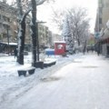 U Požarevcu neprestano veje sneg: Najviše problema na putevima - upozorenje za vozače