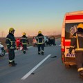 Dvojica povređenih na reanimaciji! Detalji teške saobraćajke na Zrenjaninskom putu: Zadobili višestruke povrede, prizor s…