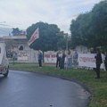 Akcija "Trubi za studente" u Sremskoj Mitrovici: Deljene nalepnice i flajeri, vozači masovno pozdravljali okupljene