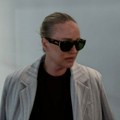 Slađa Alegro plače na aerodromu: Slomila se zbog smrti novinara Marka Pantića: "Žao mi je mladog života, njegove sestre, bake…