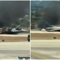 Prizemljio F-16 bez točkova: Dramatičan snimak sletanja zapaljenog lovca na Zakintosu, avio-saobraćaj u kolapsu (video)