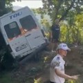 Strašna nesreća u komšiluku: Kombi sa fudbalerima Dinama se zakucao u drvo pored puta, ima poginulih