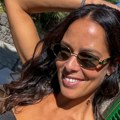 "Procvetala nakon razvoda" Ana Ivanović u topiću pozirala namunjena: Ne skida osmeh, svi kažu da bolje nije izgledala