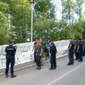 Protest ispred zgrade policije u Čačku zbog hapšenja aktivista na Kablaru