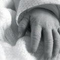Preminula beba koju je otac iz Kičeva krvnički tukao: 20 dana su joj se borili za život, povrede bile strašne
