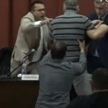Užas u kuli! Odbornik Marko Bošnjak napado predsednika Skupštine (video)