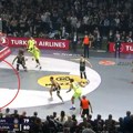 Da li je Partizan oštećen protiv Barselone na -1? Navijači besni na sudije zbog koraka Satoranskog