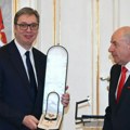 Svečana ceremonija u Budimpešti: Predsednik Mađarske uručio Vučiću Veliki krst Ordena za zasluge